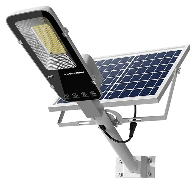 Superfire FF5-E, 897 W declarati si 2.000 lm